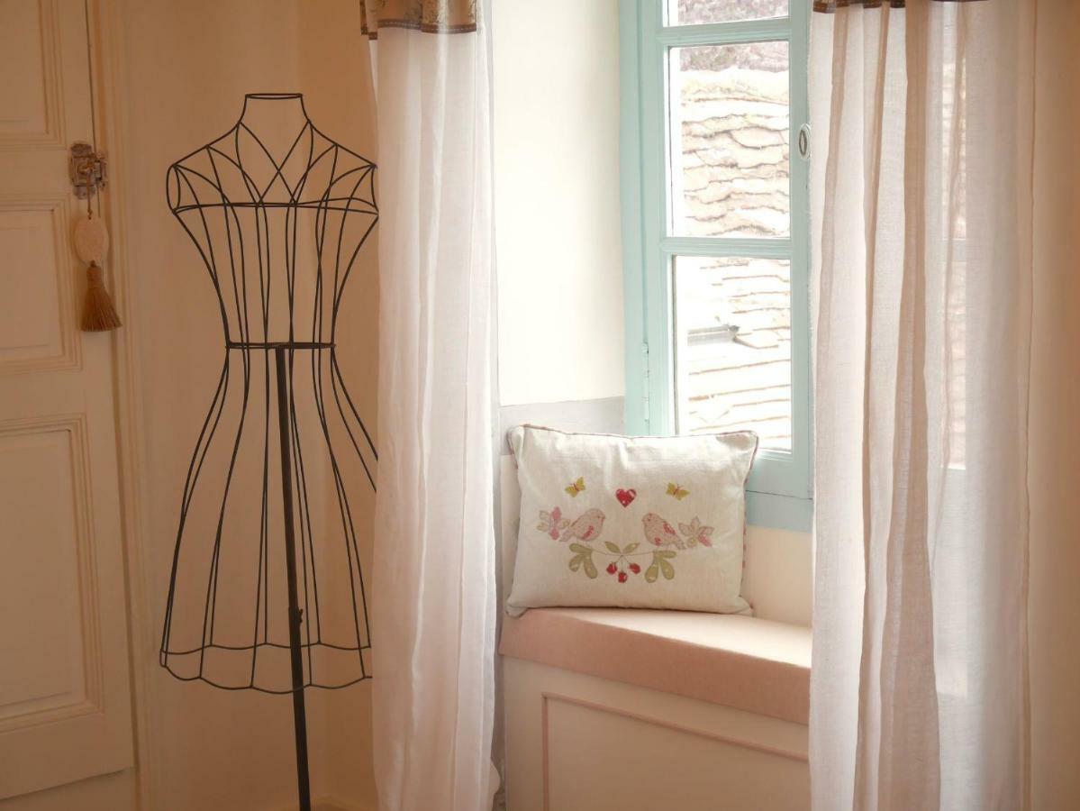 Bed and Breakfast L'Arbre D'Ange Montmorillon Esterno foto