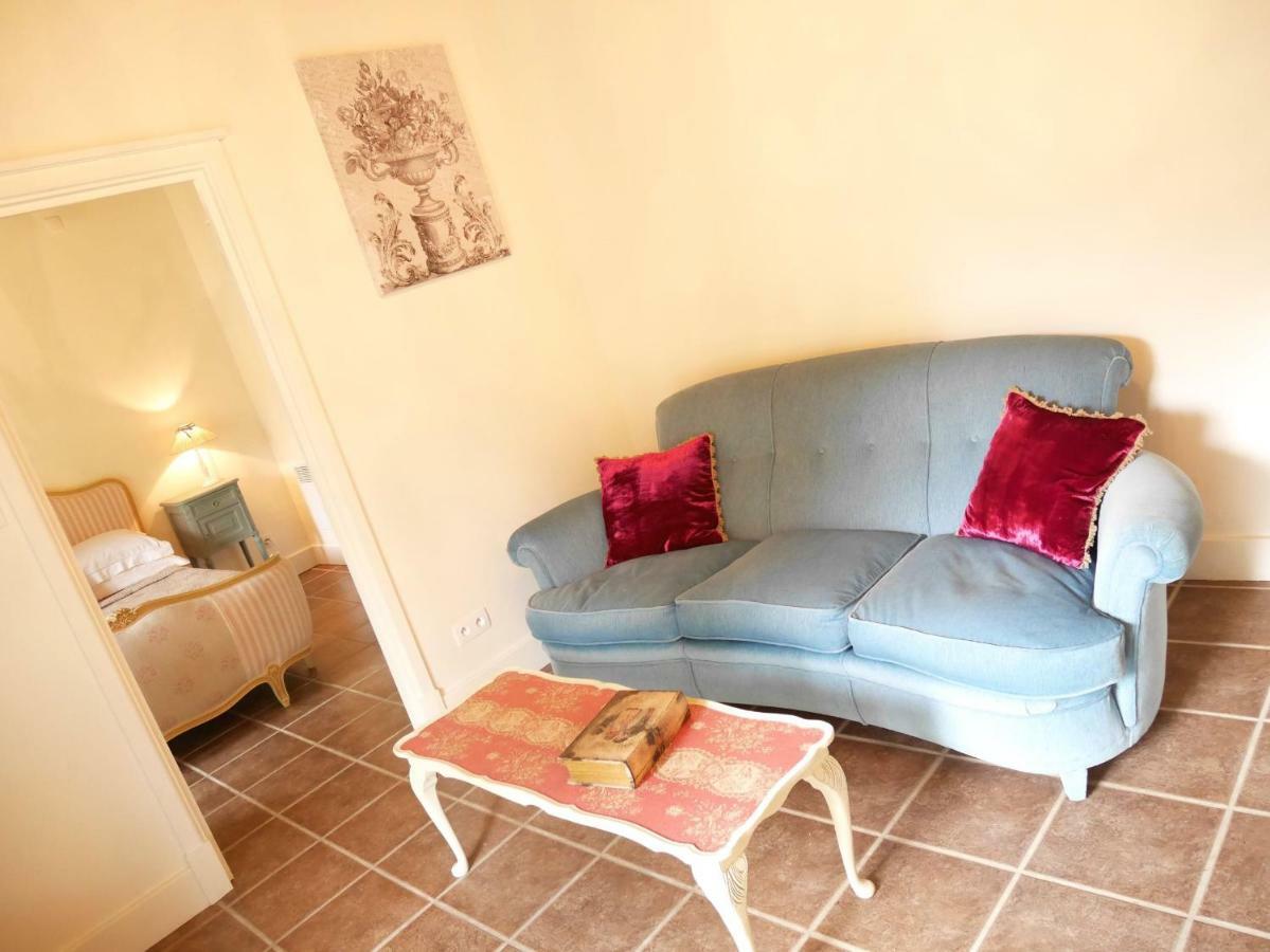 Bed and Breakfast L'Arbre D'Ange Montmorillon Esterno foto