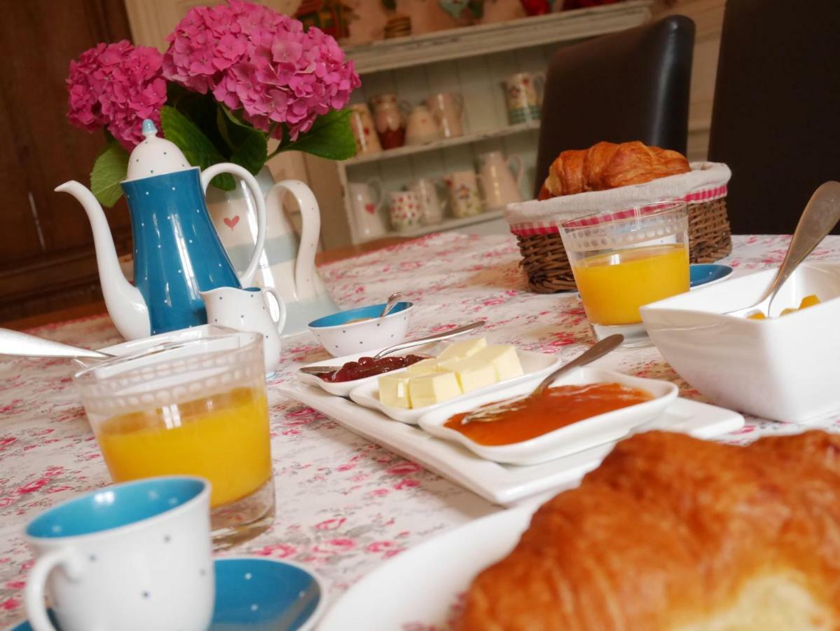 Bed and Breakfast L'Arbre D'Ange Montmorillon Esterno foto