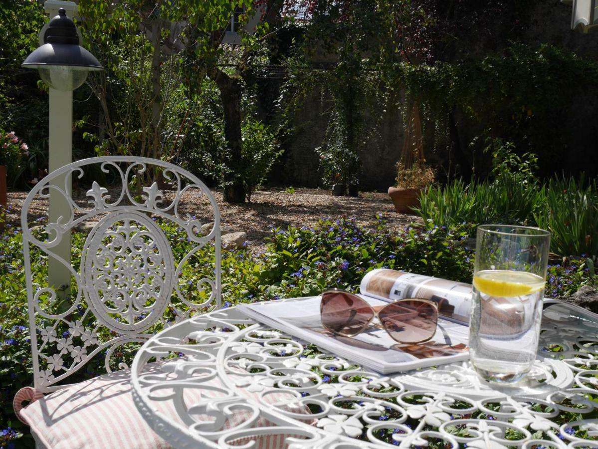Bed and Breakfast L'Arbre D'Ange Montmorillon Esterno foto