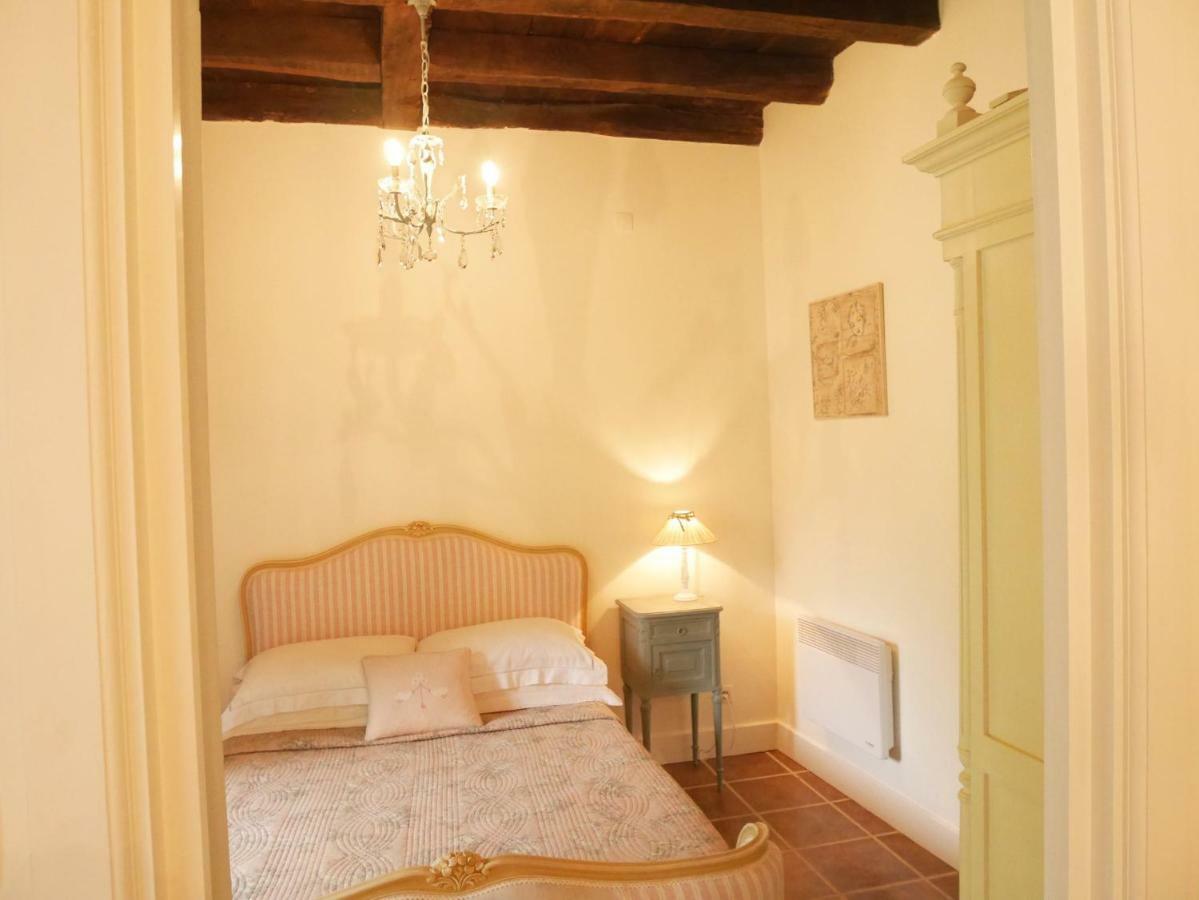 Bed and Breakfast L'Arbre D'Ange Montmorillon Esterno foto