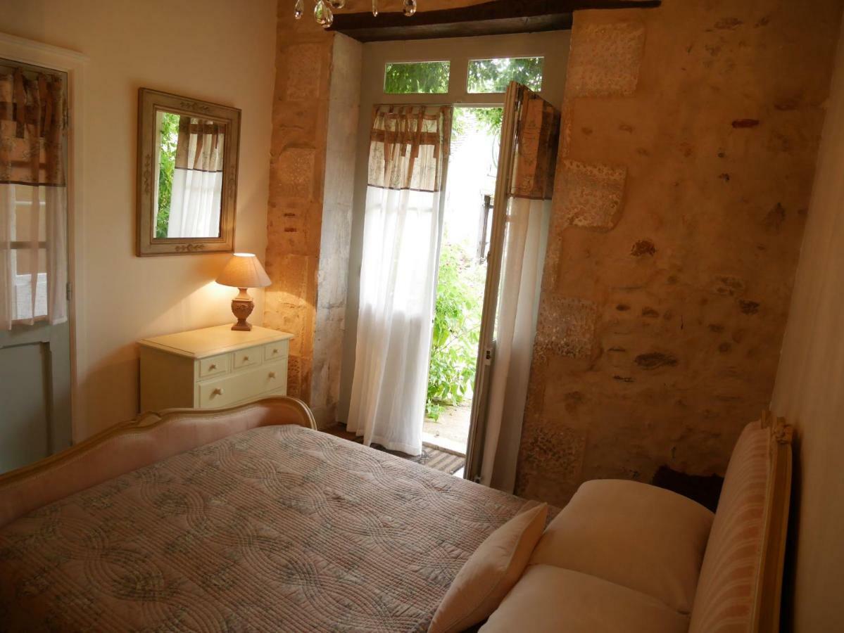 Bed and Breakfast L'Arbre D'Ange Montmorillon Esterno foto