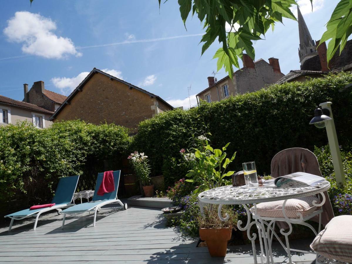 Bed and Breakfast L'Arbre D'Ange Montmorillon Esterno foto