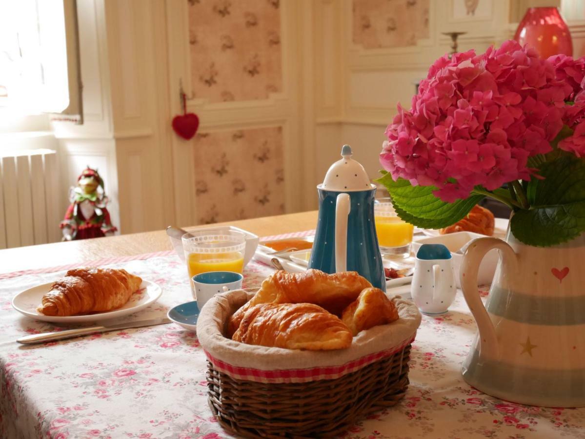 Bed and Breakfast L'Arbre D'Ange Montmorillon Esterno foto