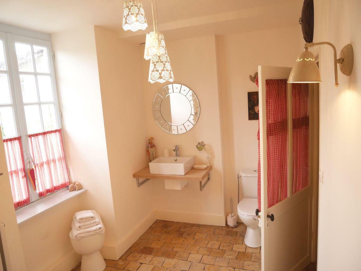 Bed and Breakfast L'Arbre D'Ange Montmorillon Esterno foto