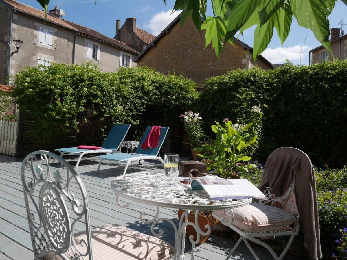 Bed and Breakfast L'Arbre D'Ange Montmorillon Esterno foto
