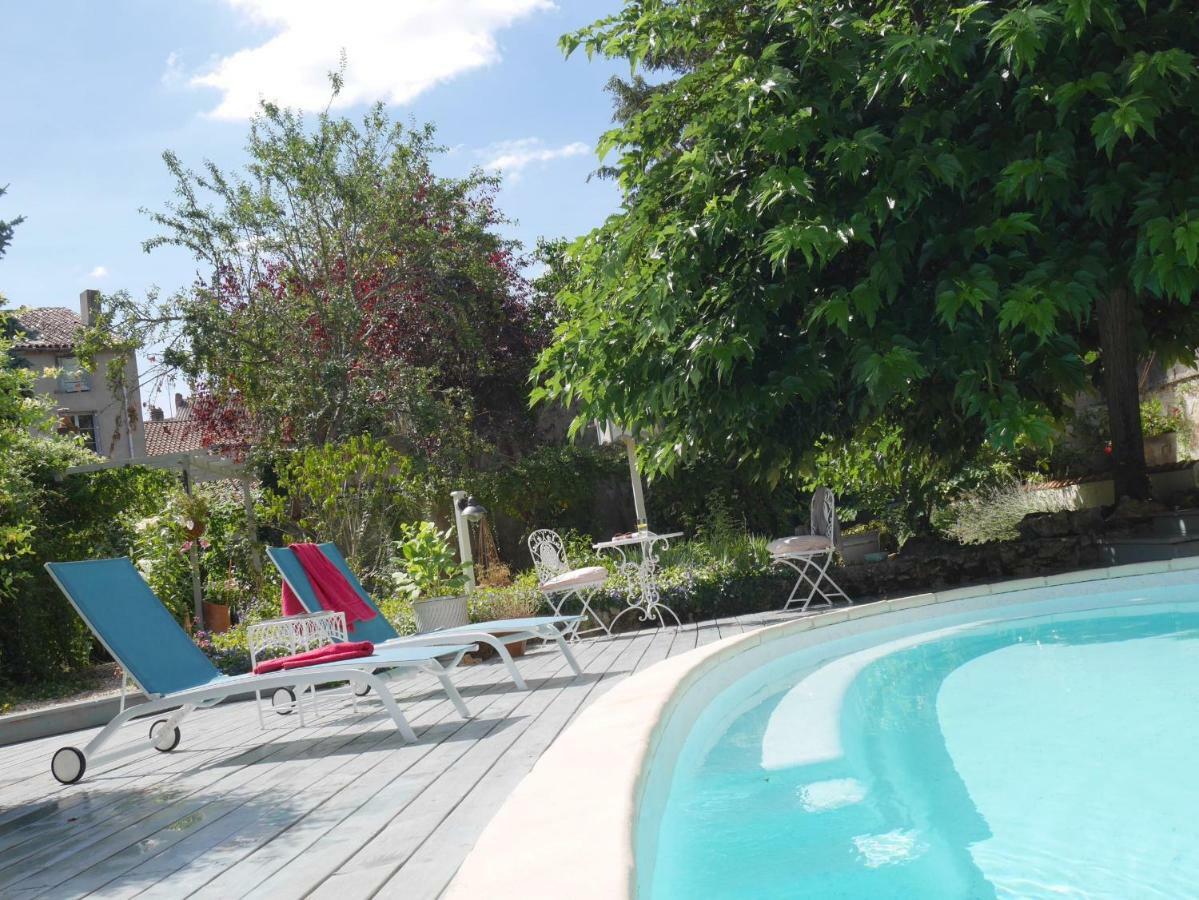 Bed and Breakfast L'Arbre D'Ange Montmorillon Esterno foto