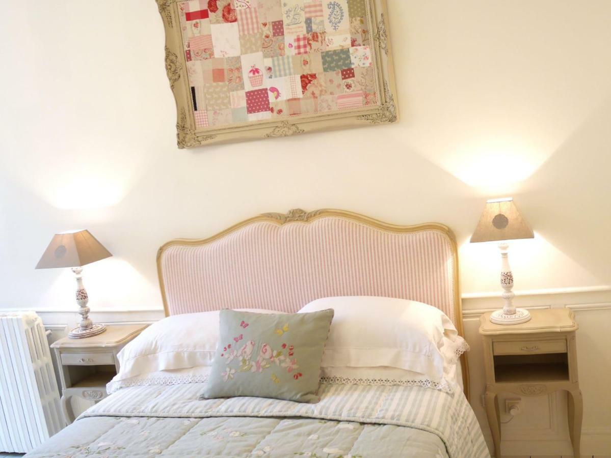 Bed and Breakfast L'Arbre D'Ange Montmorillon Esterno foto
