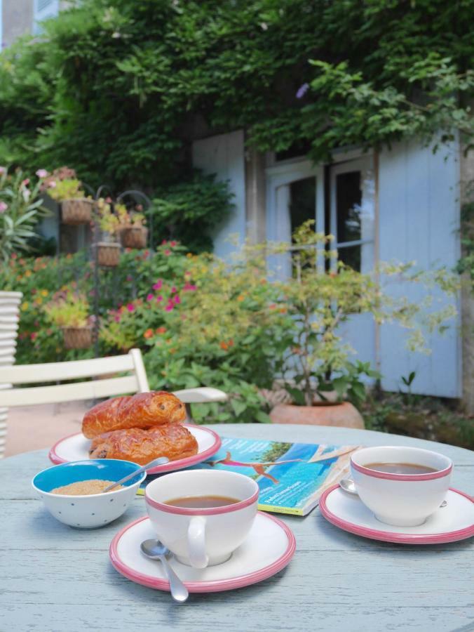 Bed and Breakfast L'Arbre D'Ange Montmorillon Esterno foto