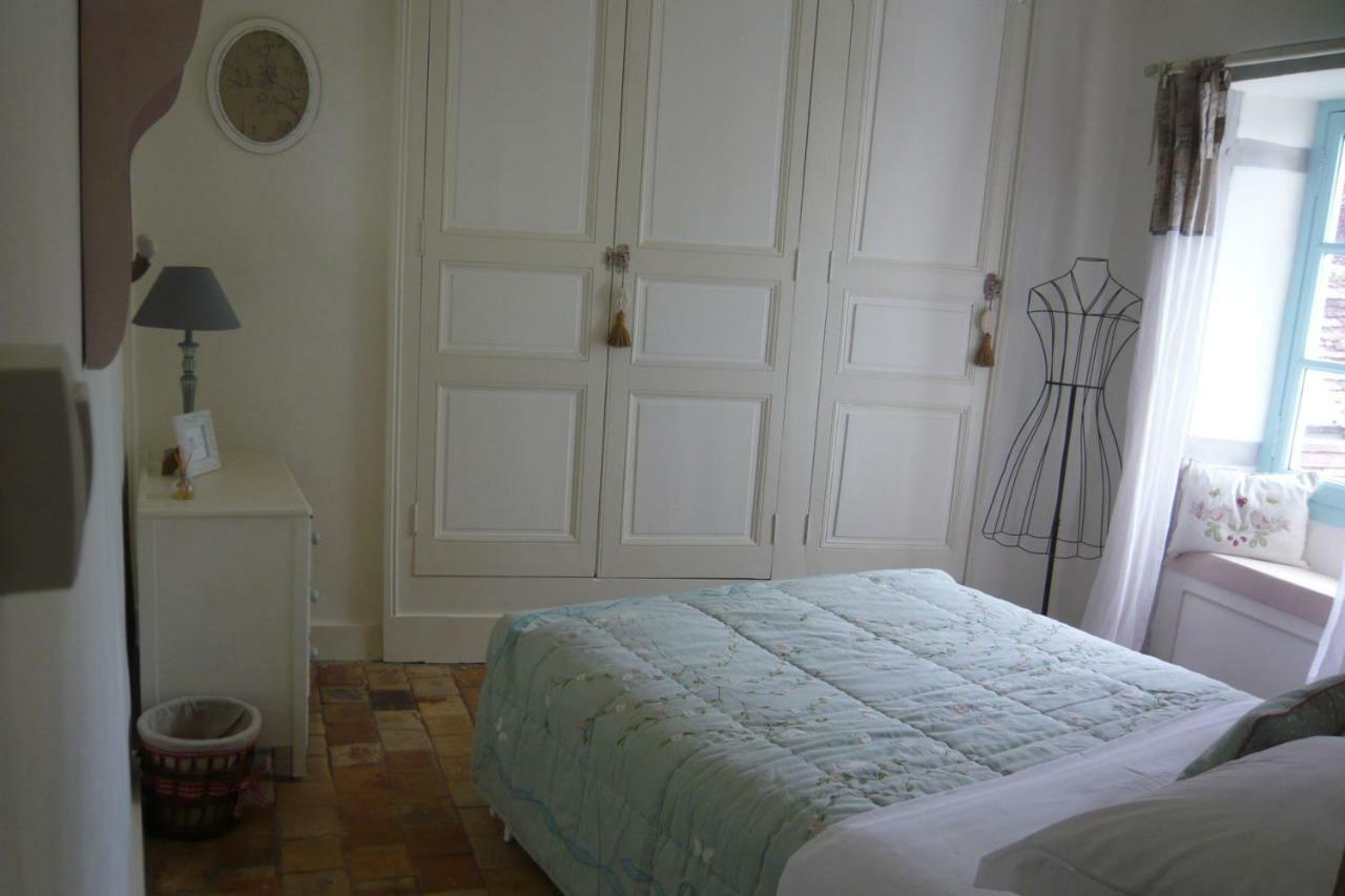 Bed and Breakfast L'Arbre D'Ange Montmorillon Esterno foto