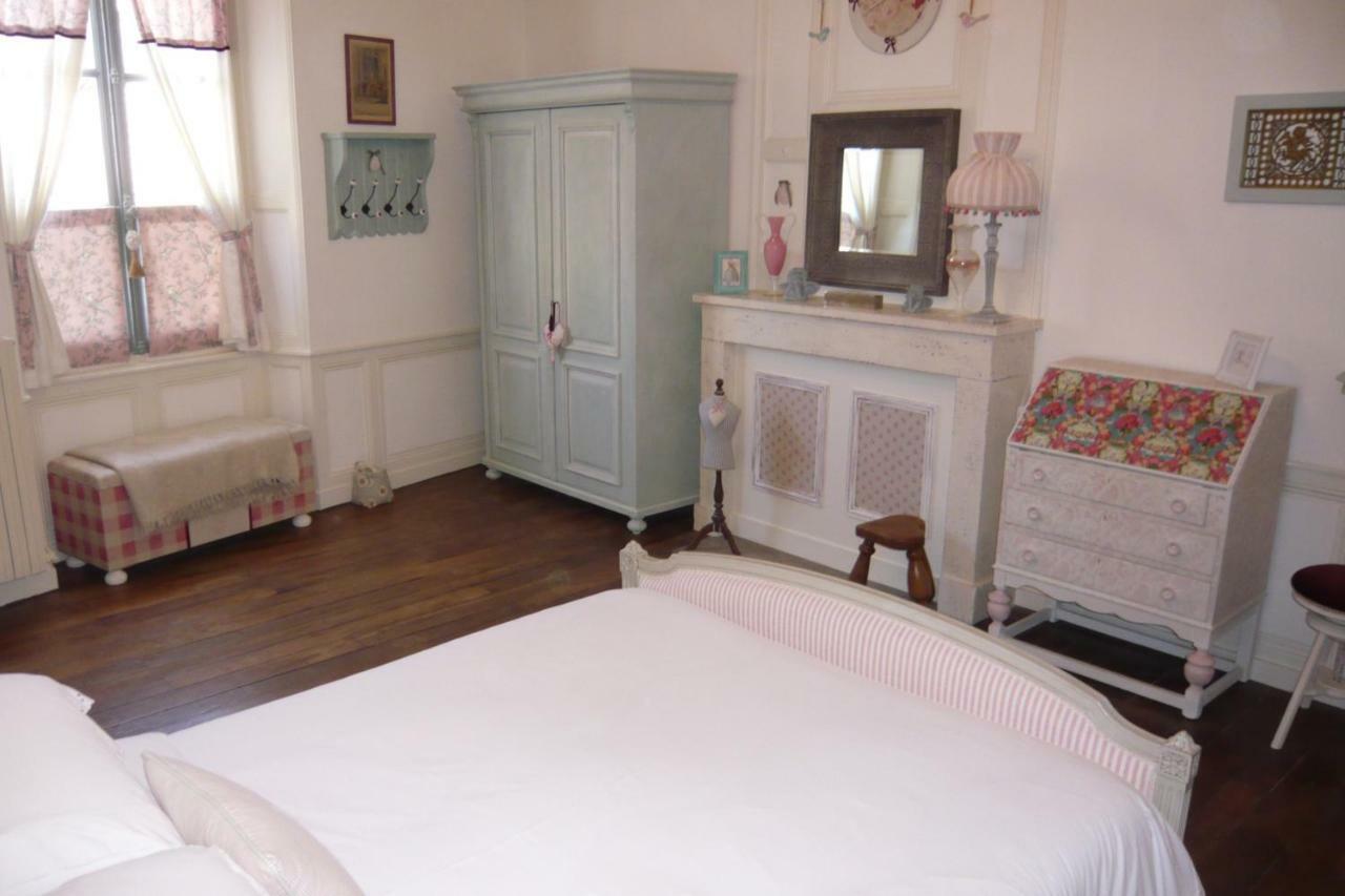 Bed and Breakfast L'Arbre D'Ange Montmorillon Esterno foto